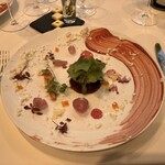 ソンブルイユ TOKYO - サーモンマリネとビーツのサラダ仕立て