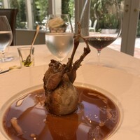 ソンブルイユ TOKYO - フランス産鶉のロティ　セップ茸のファルス　シンプルなジュ