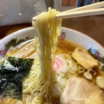 らうめん処 やまうり - 中華そばの麺　細縮れです。