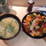 Kiduna Sushi - お味噌汁がでかい！