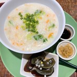 海南チキンライス 夢飯 - 野菜粥・ピータン