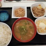 吉野家 - 料理写真:納豆牛小鉢定食(とん汁変更)