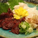 Igokochi Dandan - 馬刺し盛り合わせ（赤身&たてがみ）2000円