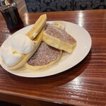 Kohitei Chiroru - パンケーキ。胡桃バターが最高。