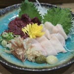 居心家だんだん - 馬刺し盛り合わせ（赤身&たてがみ）2000円