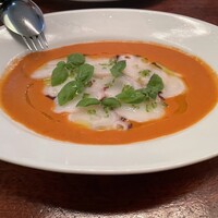 CICADA - タコのカルパッチョ　ソースはガスパチョ風