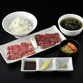 [Lunch] 100% beef Hamburg set meal and Yakiniku (Grilled meat) set available