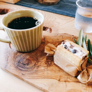 山田オリーブ園 小さなお店_1