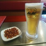 延郷閣 - 生ビールと煎りピーナッツ