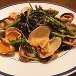 テルミニ - アサリと空芯菜のイカスミパスタ お歯黒覚悟♡