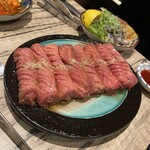 焼肉 六甲園 - 見ればわかる。旨い肉