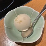 木曽路 - 季節限定のピーチアイス。濃厚桃桃