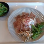 GRILL TERRACE ABURU - 薄切り肉ミルフィーユ丼