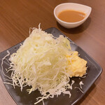 とんかつ そら - キャベツ、ドレッシング美味しいからつまみになっちゃう