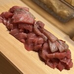 すが弥 - 鮪全部入りの太巻きの準備が始まります