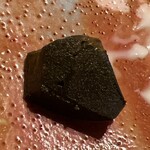 すが弥 - 黒鮑の肝です。これはお酒のお供です