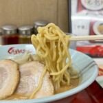 くるまやラーメン - 「味噌チャーシューメン」の麺
      2023年8月19日
