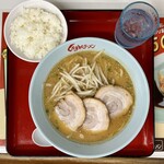 くるまやラーメン - 味噌チャーシューメン (3枚51g) 970円(税込) ※ライス無料サービス
      2023年8月19日