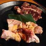 Anrakutei - ちょい飲みセット A 1,430円から牛ハラミ&旨ハラミ(豚)80g