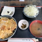 Katsudonno Katsudonya - ランチ限定の「かつ丼定食」です♡