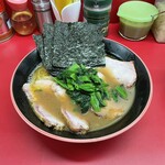 横濱家系ラーメン 勝鬨家 - 