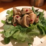 ワイン＋つまみ Nomka - 豚ノドブエのソテーと香草サラダ