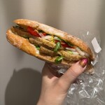 ブーランジェリー・ジャンゴ - 鶏レモンのバインミー