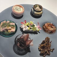 エッセンス名物‼️くるくる回る　おまかせ前菜6種盛り合わせ
