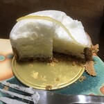 Patisserie PECHEMIGNON - ふわふわのレモン味の淡雪のようなメレンゲ(多分)