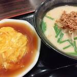 台湾料理 フクテイ - 台湾豚骨ラーメン＋天津飯