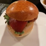 オールドサルーン1934 - ホッケのバーガー　パンも美味しい