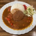 ヤマダカリー - プレーンカレー+メンチカツ+とまと炒め