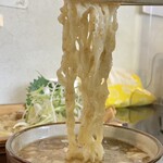 らー麺　Do・Ni・Bo - ちぢれ太麺を煮干しのこってりスープにつけてリフトUP⤴️
