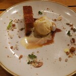 44APARTMENT - ちょっと「地すべり」起こしてるけど素敵な盛り付けです（笑）