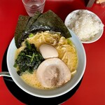 横浜家系ラーメン かすたむ家 - 