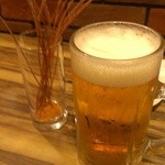 四丁目酒場 - 男前生ビールとお通しの揚げパスタ