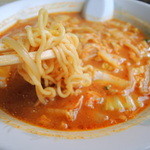 味の三平 - 激辛ハーフラーメン