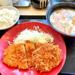 かつや - ロースメンチカツ定食・とん汁大。902+44円