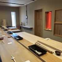 鮨 十兵衛 - 店内カウンター