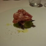 リストランテ カノフィーロ - 水牛のモッツアレラとシャインマスカット　ハモンセラーノ