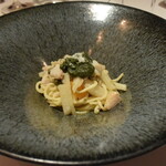 リストランテ カノフィーロ - ホッケとカブのアーリオオーリオ　ピーナッツとバジリコのジェノヴェーゼ　タリオリーニ