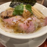 燃えよ麺助 - 特性金色貝そば＋北海道産帆立・イベリコ煮