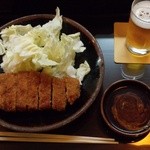 『ろーすかつ（単品）』１５００円と『ビール（中）』７００円～♪(^o^)丿