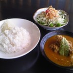 カレー屋 香助 - インド風チキンカレー & パリパリキャベツサラダ