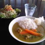 カレー屋 香助 - じゃがチキンカレー & パリパリキャベツサラダ