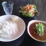 カレー屋 香助 - さんまトマトカレー & パリパリキャベツサラダ