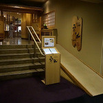 ホテル内中2階の入口