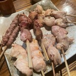 鶏彩 - 希少部位の焼鳥（@200円）