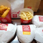 ドムドムハンバーガー 長吉店 - 過去記録です：ナゲットやシャカリポ(味付きポテト)、クリスピーチキンバーガー等。4名で頂きました。