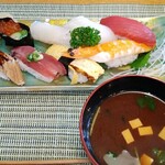 Sakura Sushi - 龍宮のコース、握り寿司、赤だし